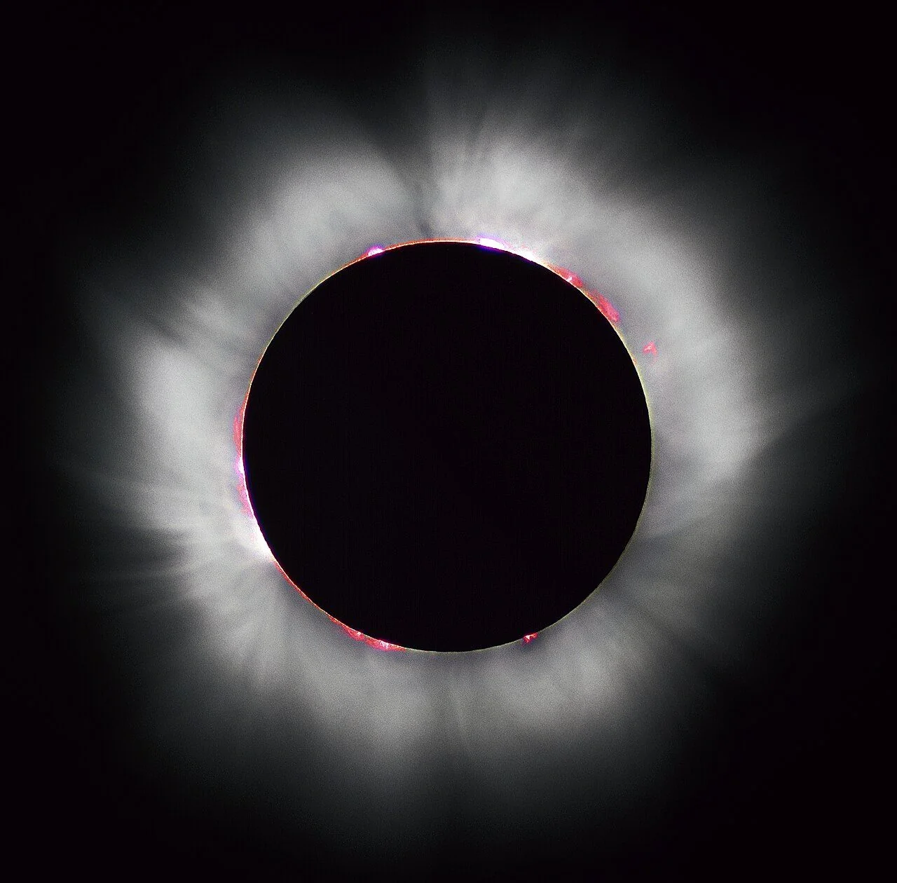 Cum se formează eclipsele și de ce nu apar în fiecare lună